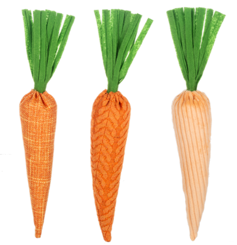 KNITTED CARROT FIGURINES