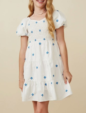 WHITE FLORAL EMBROIDER DRESS