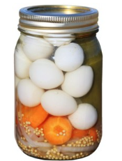 MILD PICKLED QUAIL EGGS 16OZ