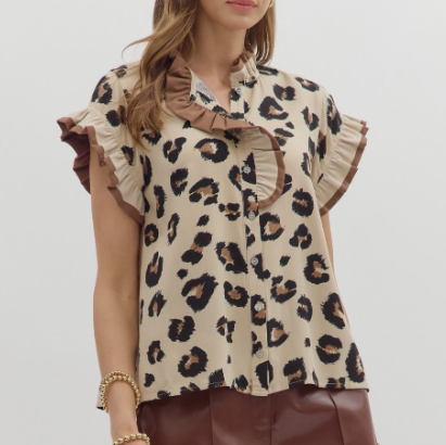 RUFFLE ACCENT TOP