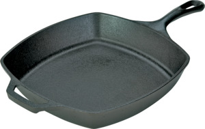 CAST IRON SQ SEASONED SKILLET