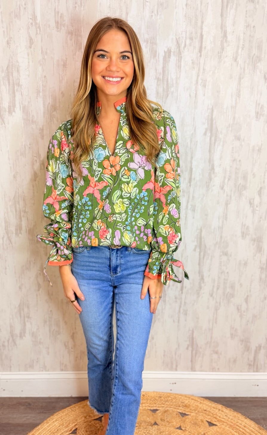 FLORAL CUFF SLEEVE TOP