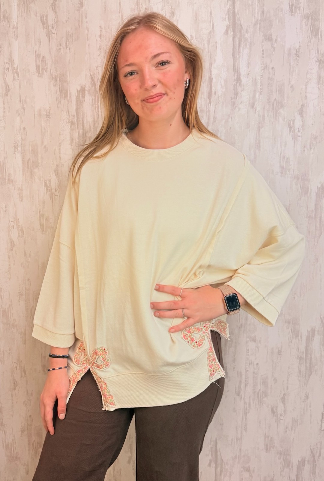 IVORY BOW PATCH SWEATER