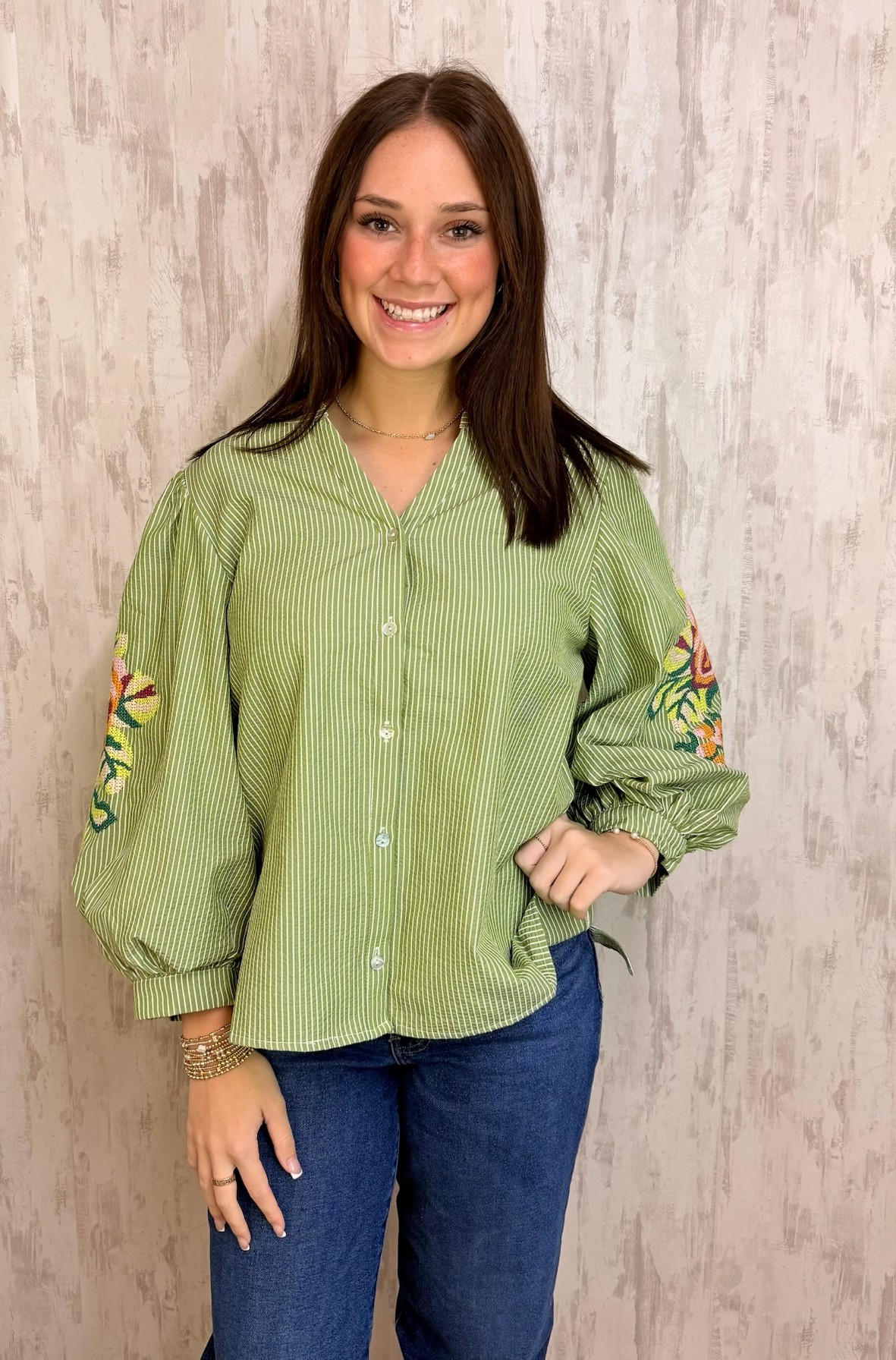 EMBROIDER SLEEVE TOP