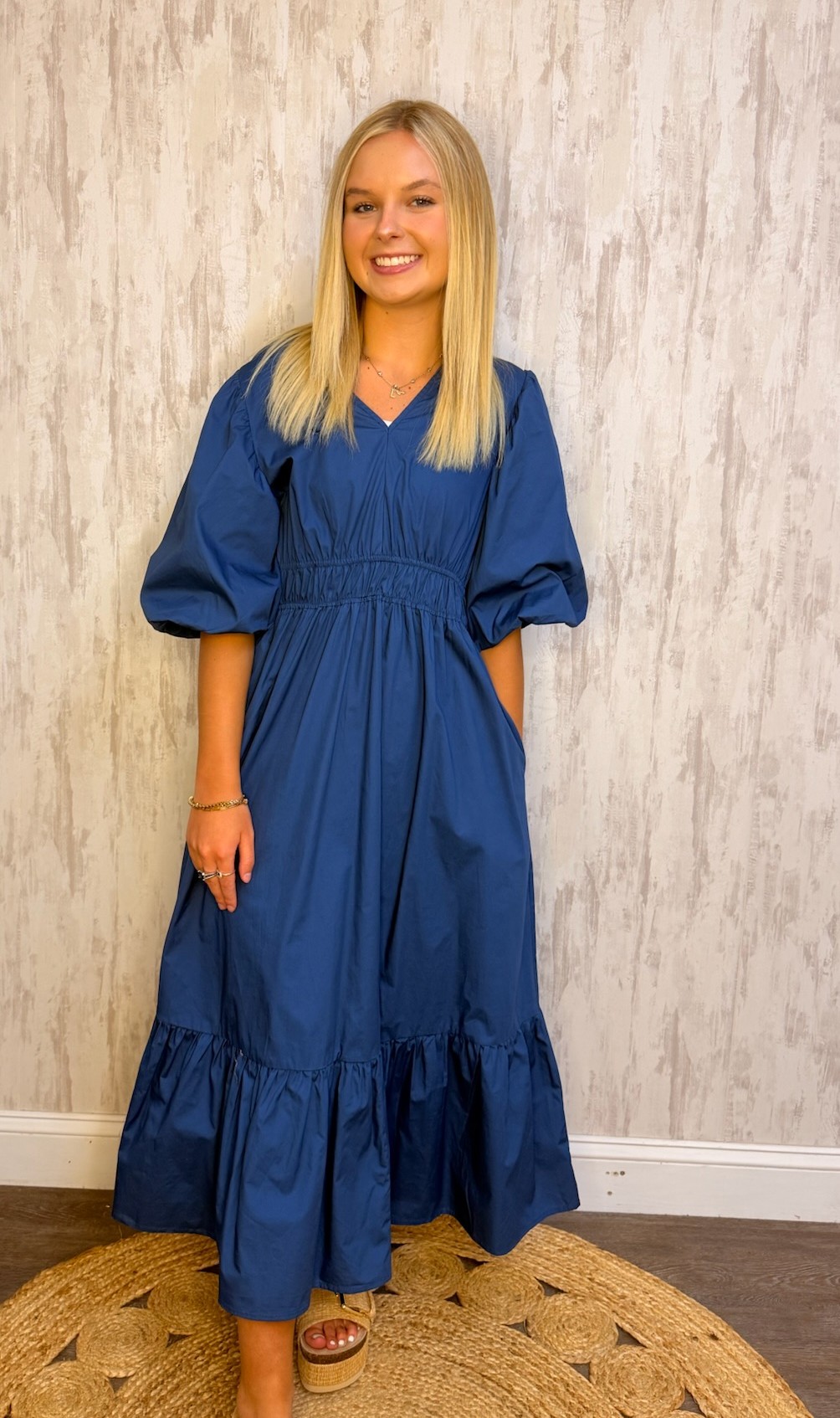 BUBBLE SLEEVE MID DRESS