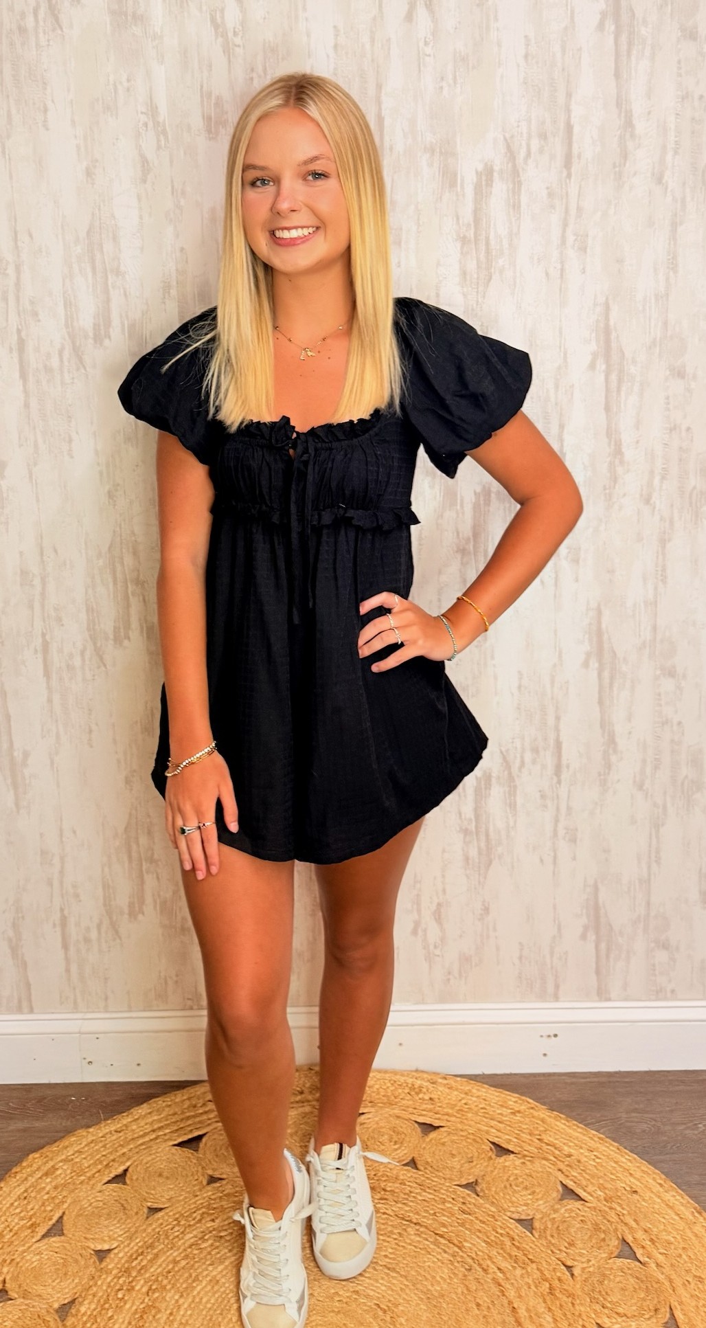 BLACK PUFF SLEEVE ROMPER