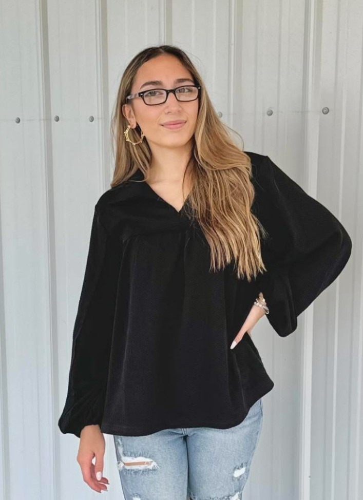 TEXTURED COLLARED TOP