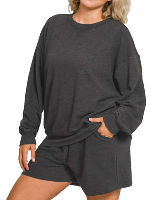 PULLOVER & SHORT SET