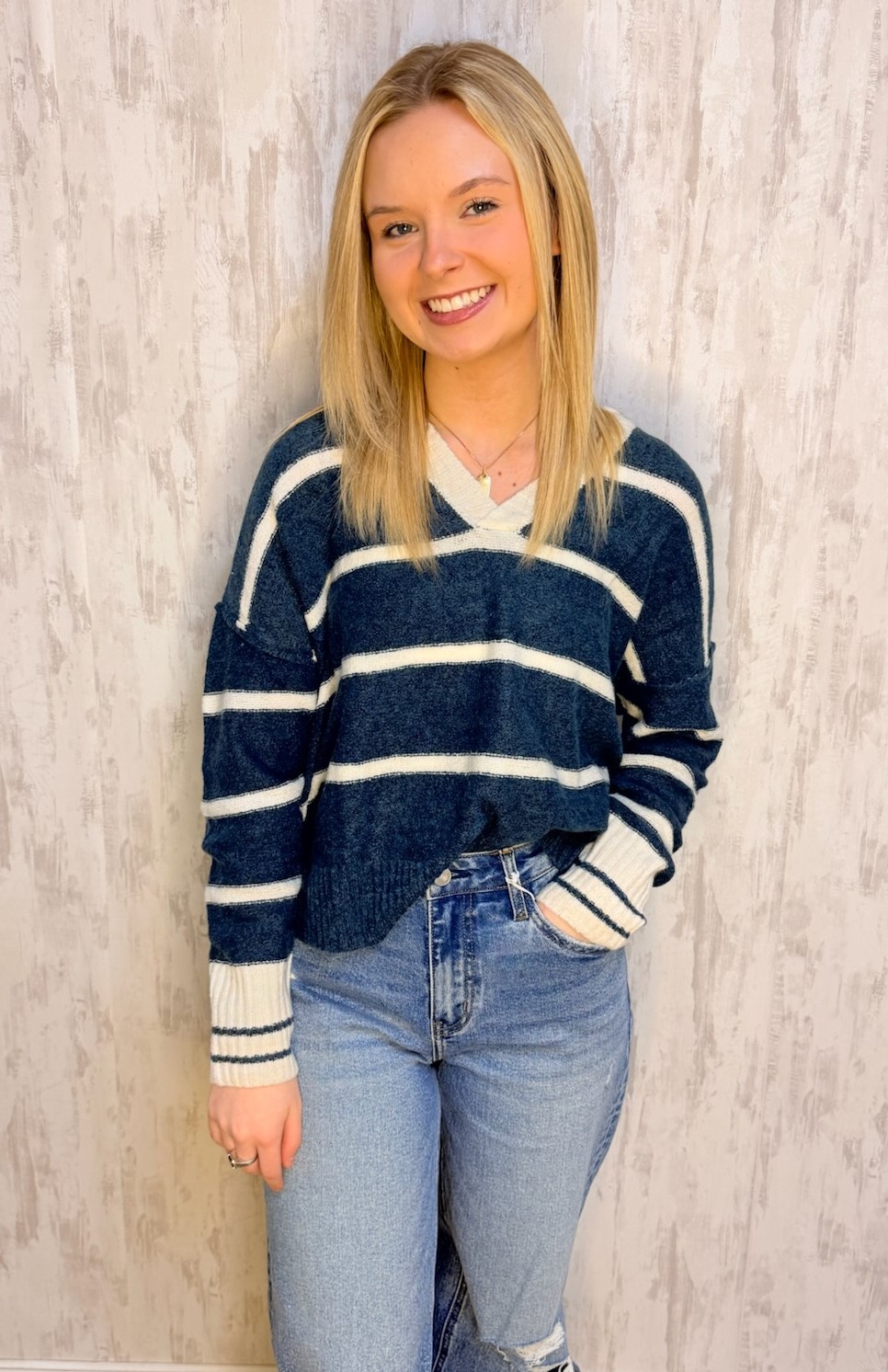 STRIPE COLLAR SWEATER
