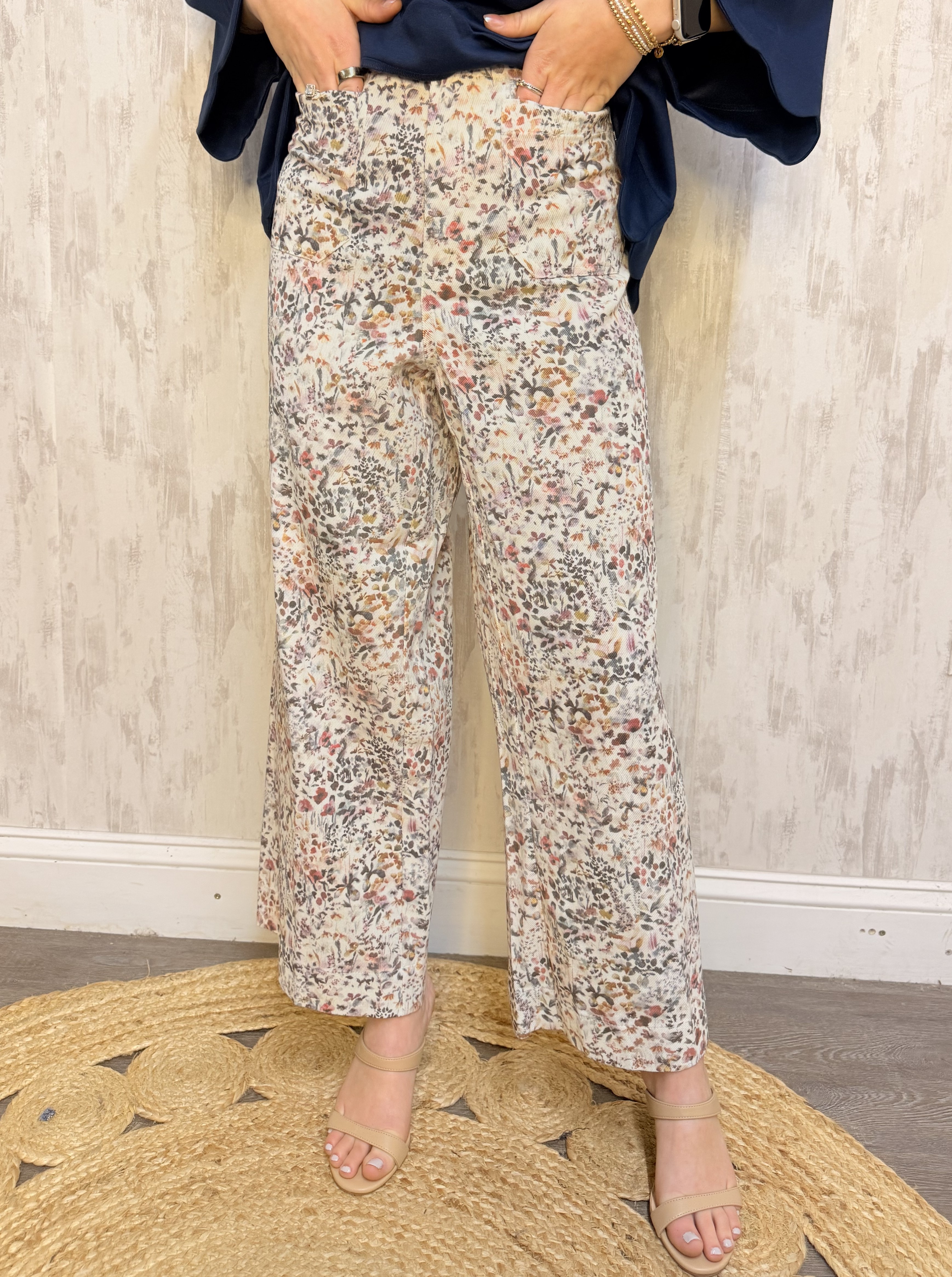 FLORAL PRINT PANTS