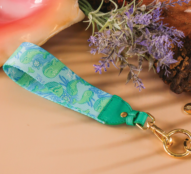 SIMPLY SOUTHERN KEYFOB WHALE