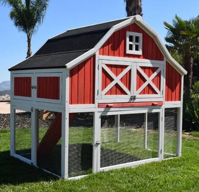 OMAHA WOODEN CHICKEN COOP