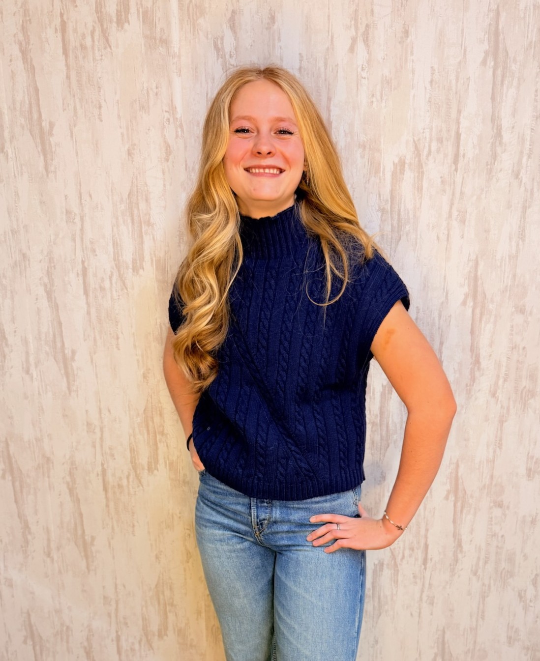 CABLE KNIT CROP SWEATER