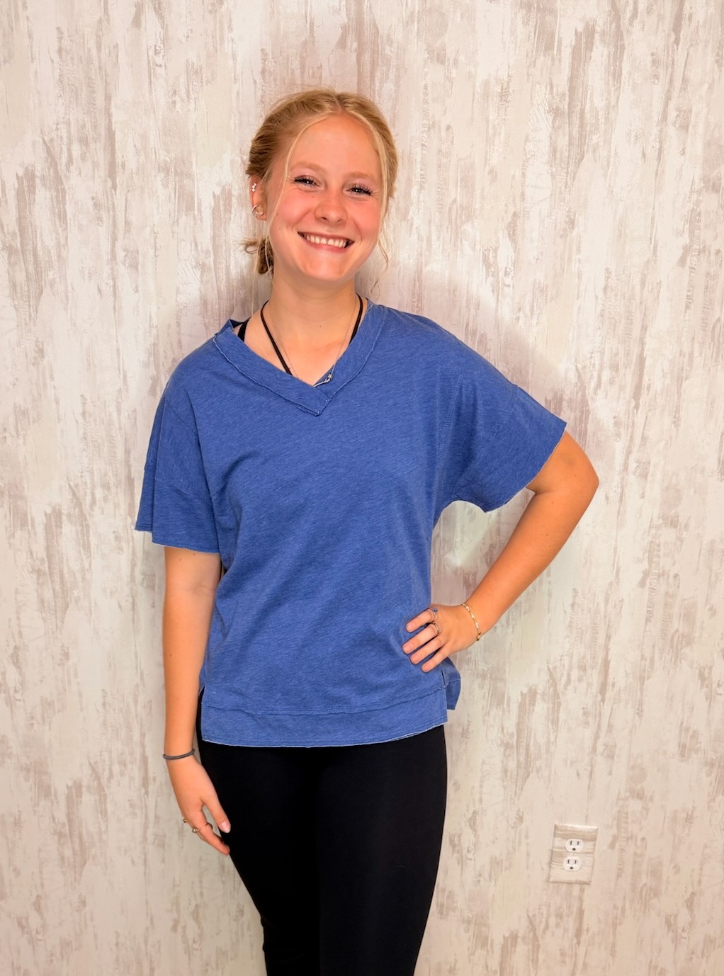 SUMMER BREEZE VNECK