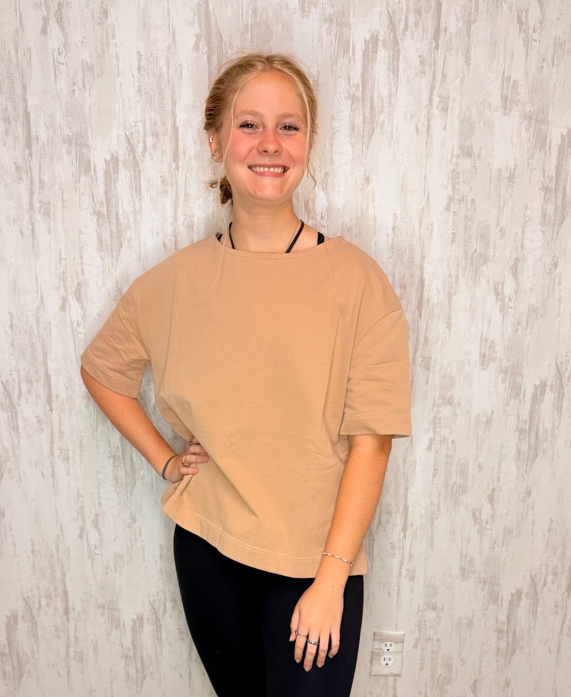 TAUPE ON THE DAILY TEE