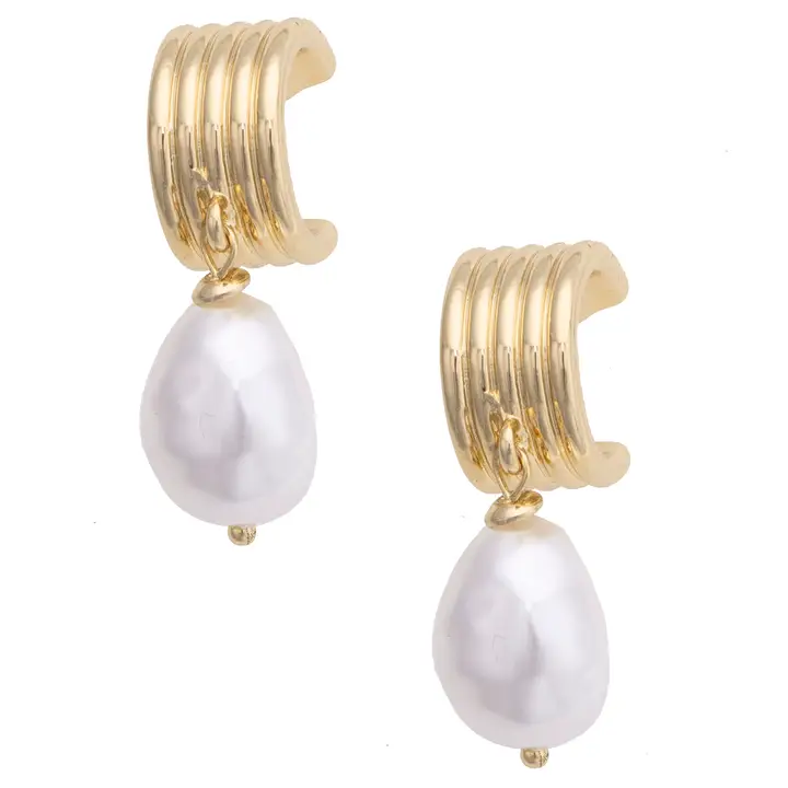 MICHELLE RIBBED PEARL HOOPS