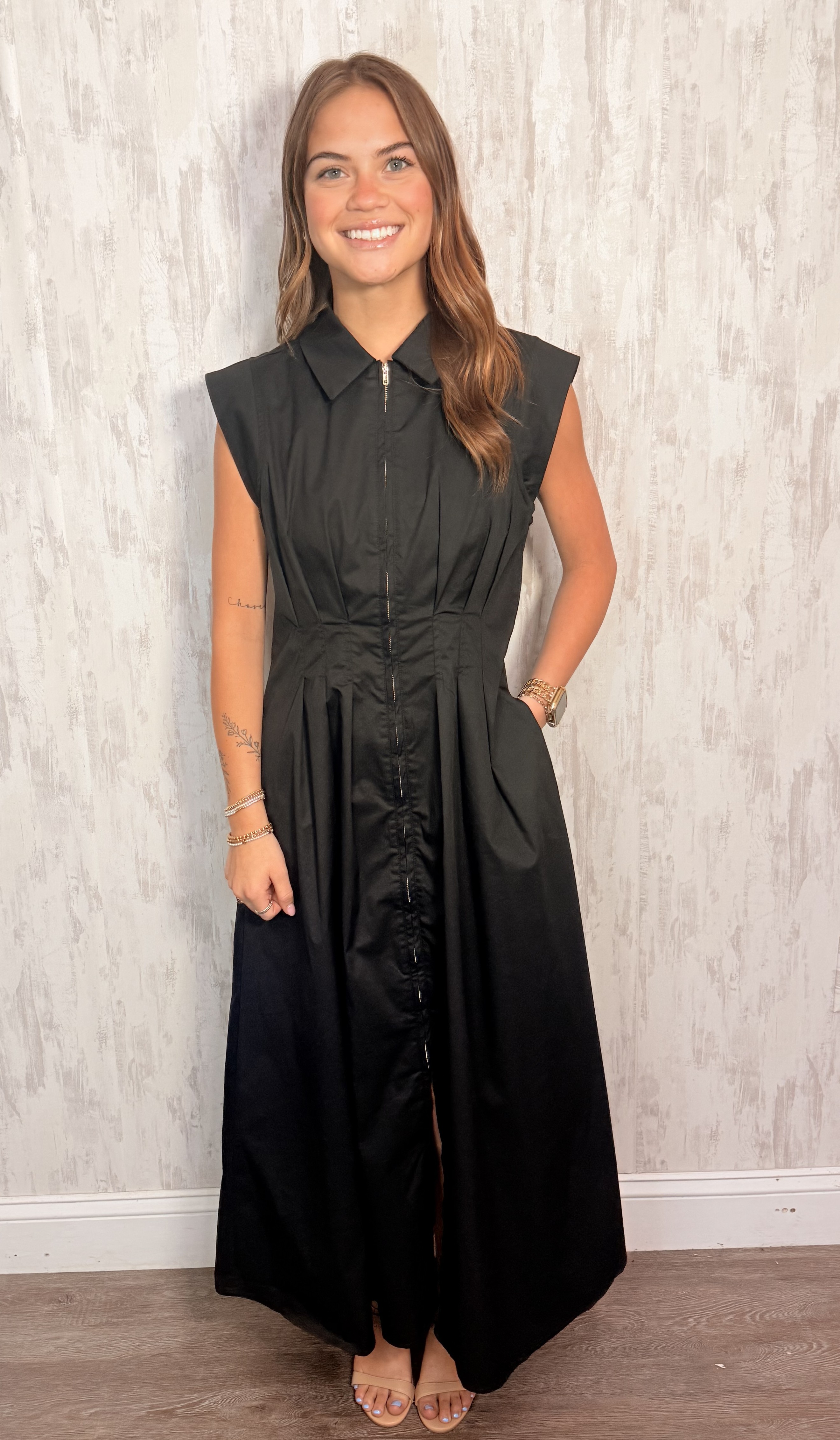 SLEEVELESS MIDI DRESS