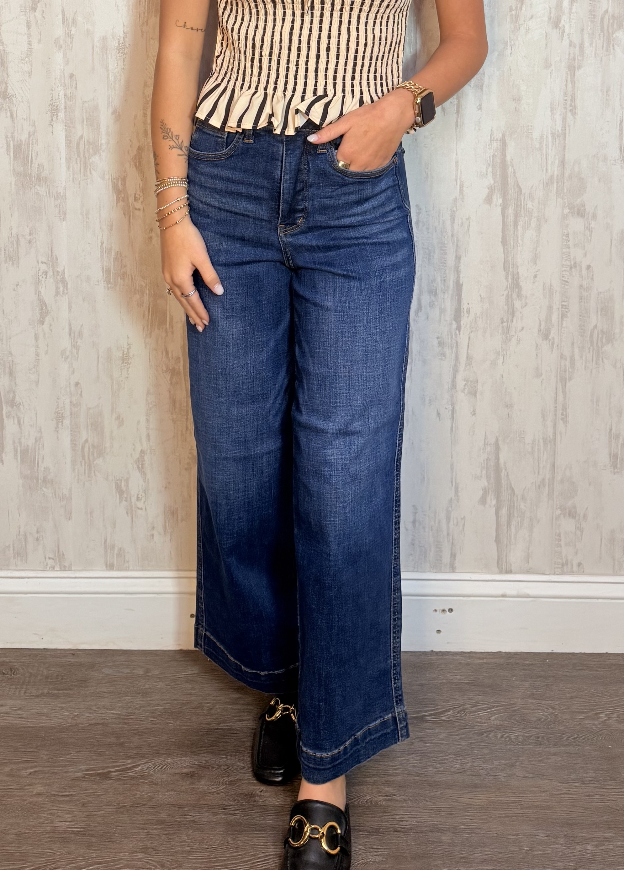 T.C. CLAUDIA WIDE ANKLE JEAN
