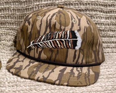 BOTTOMLAND TURKEY FEATHER HAT